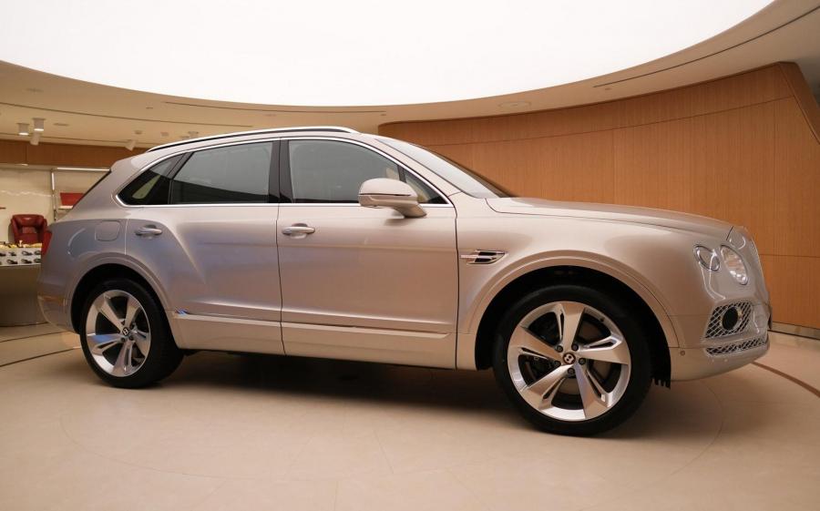 Bentley Bentayga V8 Centenary Specifications (UAE) '2020